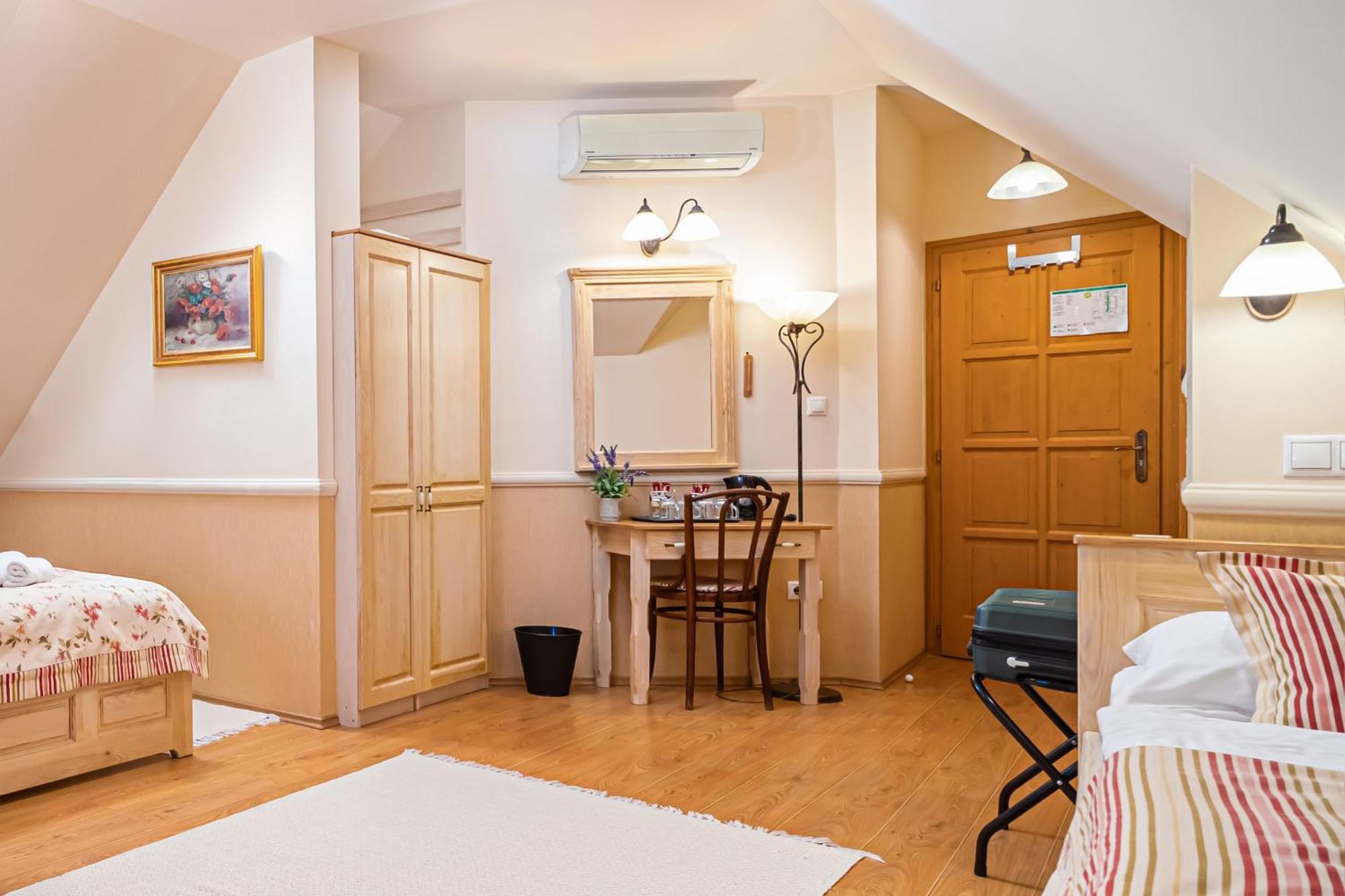 Готель Rigotanya Relax & Wellness Panzio Buekfuerdo Екстер'єр фото