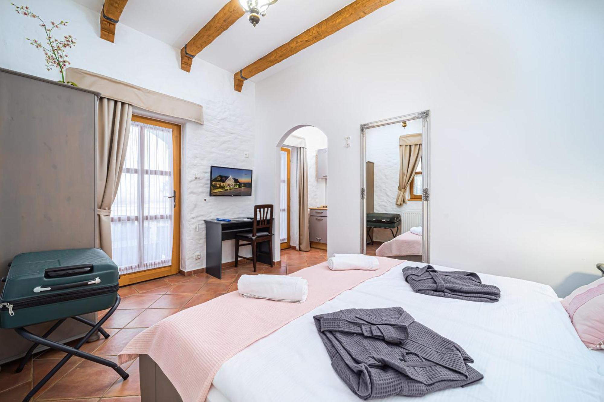 Готель Rigotanya Relax & Wellness Panzio Buekfuerdo Екстер'єр фото